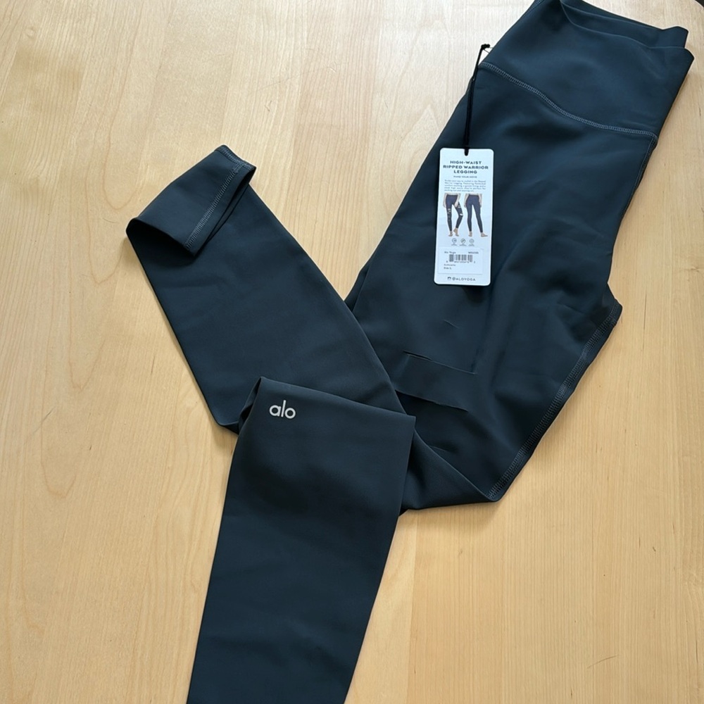 Alo High Waisted Ripped Warrior Leggings Grey Size Large NWT